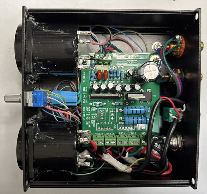 背面パネルの固定