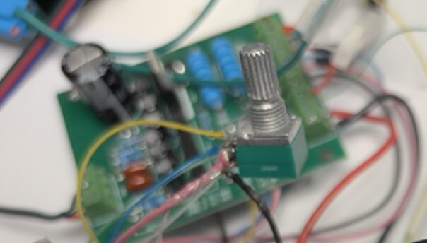 取り換えたポテンショメータ