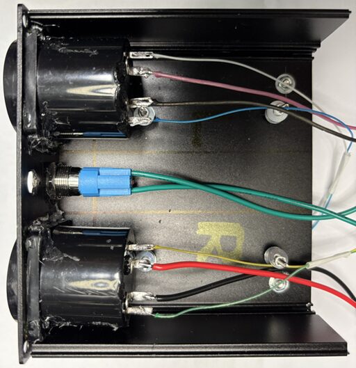 VUメータへの各端子にリード線のはんだ付け